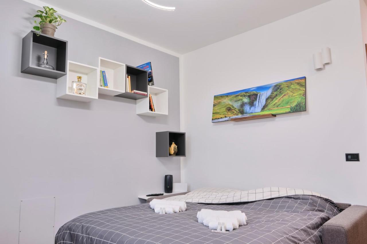 10' From Malpensa Casa Moderna, Netflix & Wi-Fi Daire Casorate Sempione Dış mekan fotoğraf